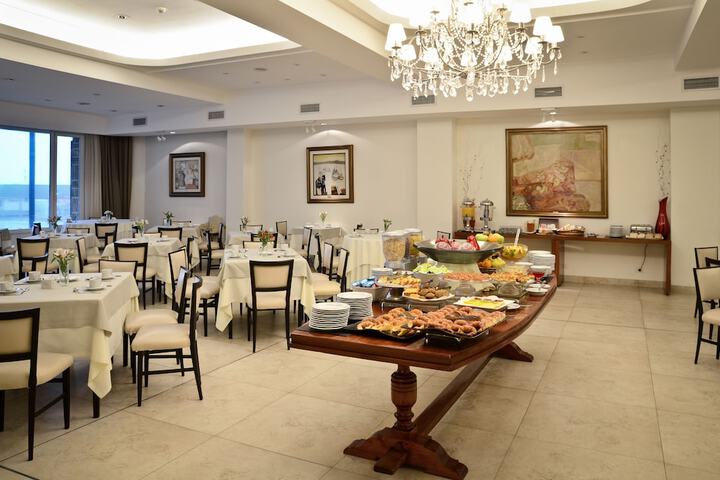 Dining Photos