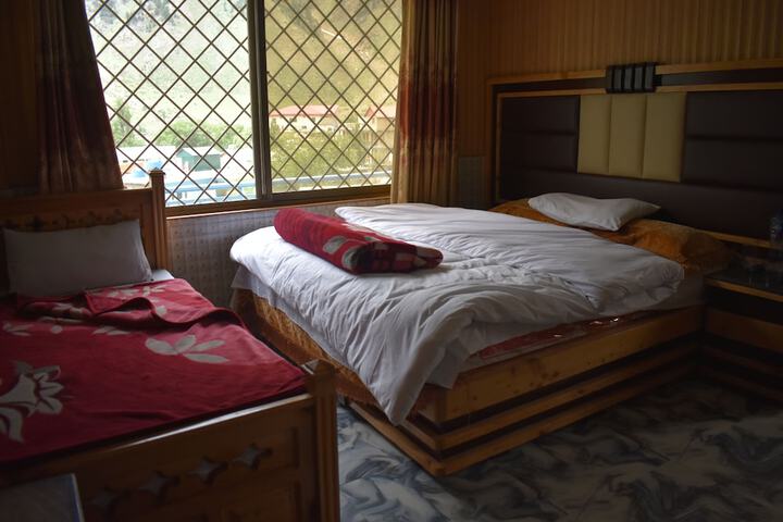 Room 2 of 6