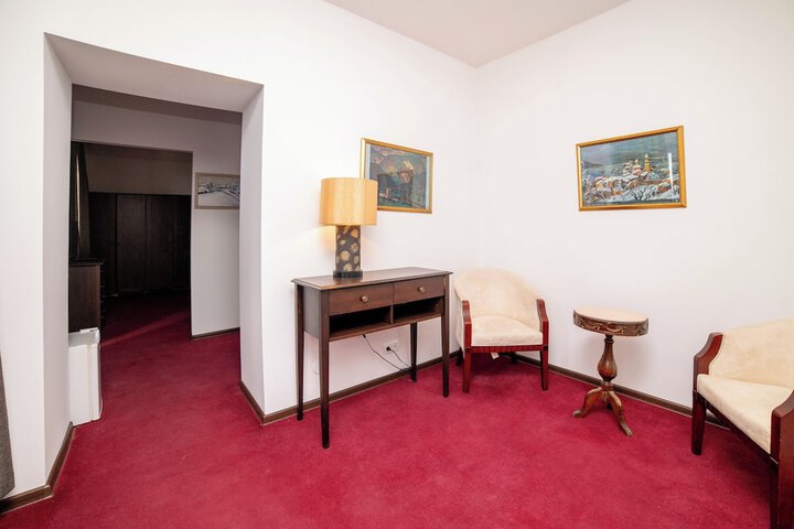 Room 19 of 26
