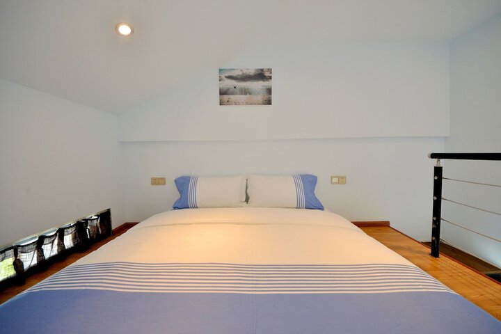 Room 6 of 48