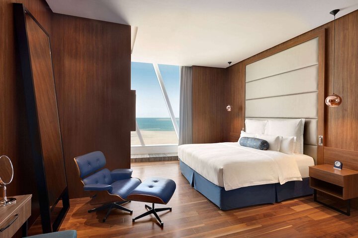 Room 30 of 104
