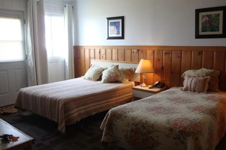 Room 3 of 23
