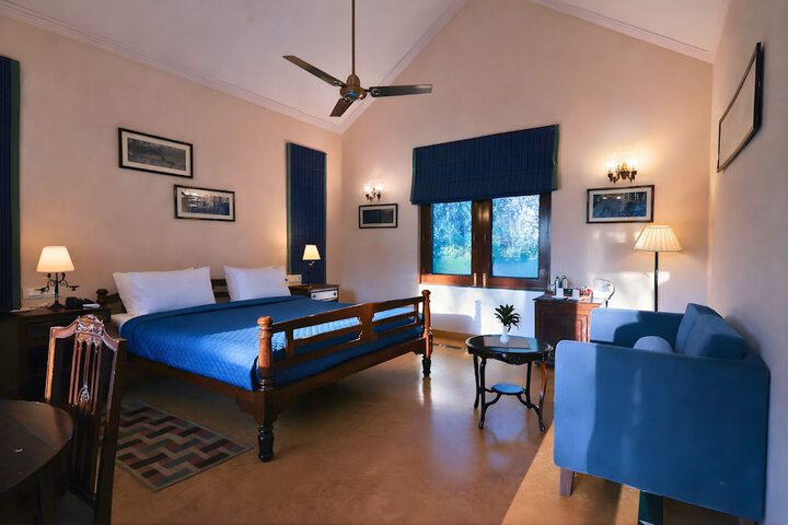 Room 5 of 33