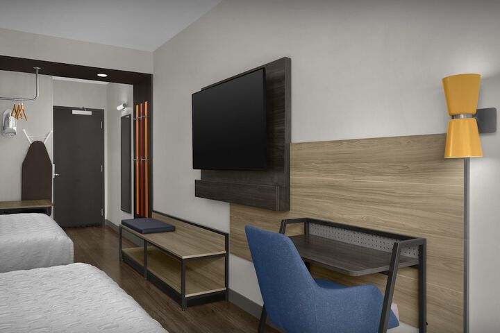 Room 28 of 69