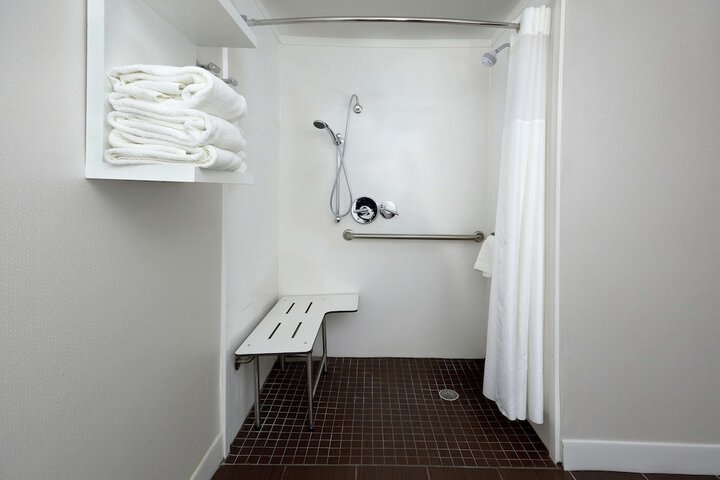 1 King Mobility Accessible with Tub (21 of 23)