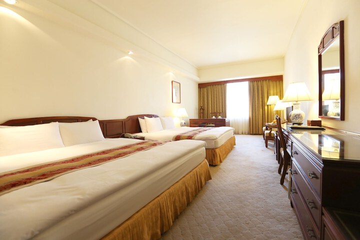 Room 11 of 43