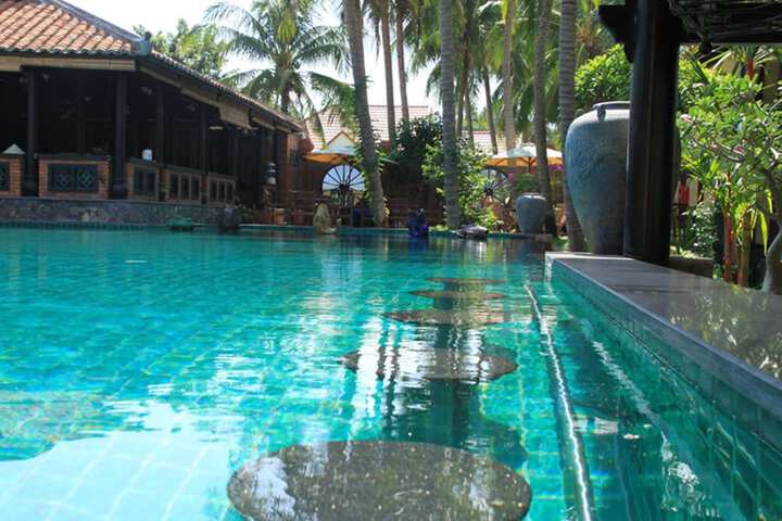 Pool Hotel
