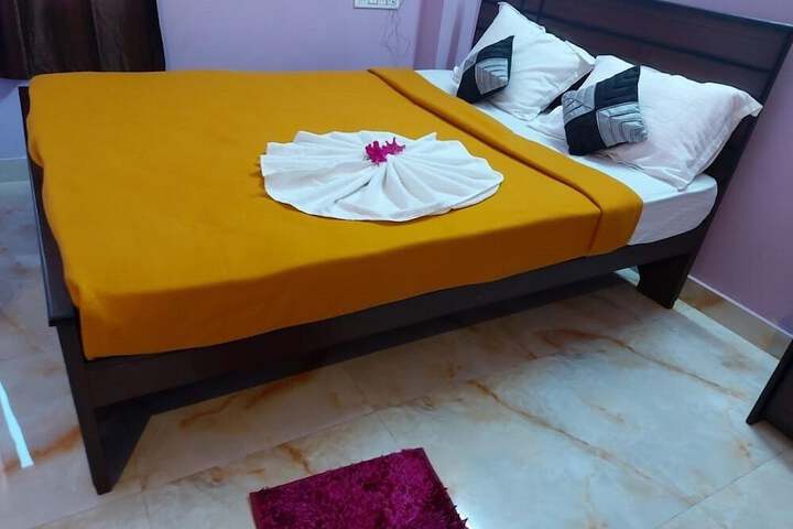 Room 2 of 6