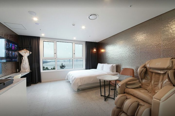Room 14 of 140