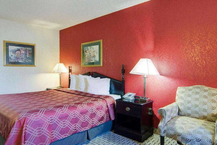 1 King Bed (9 of 9)