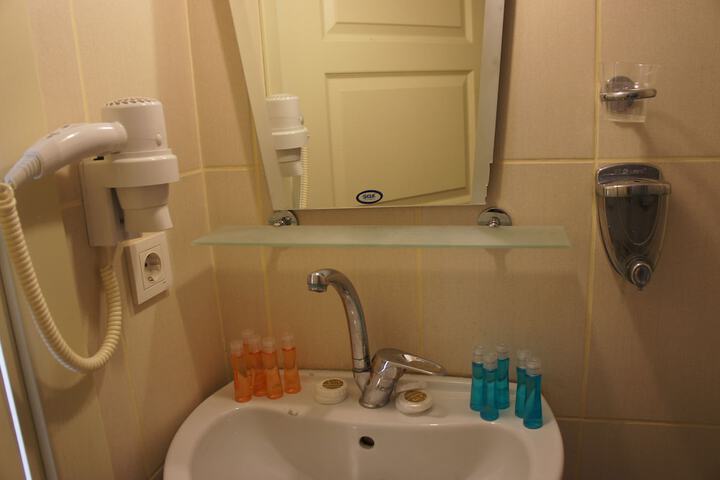 Room 22 of 25