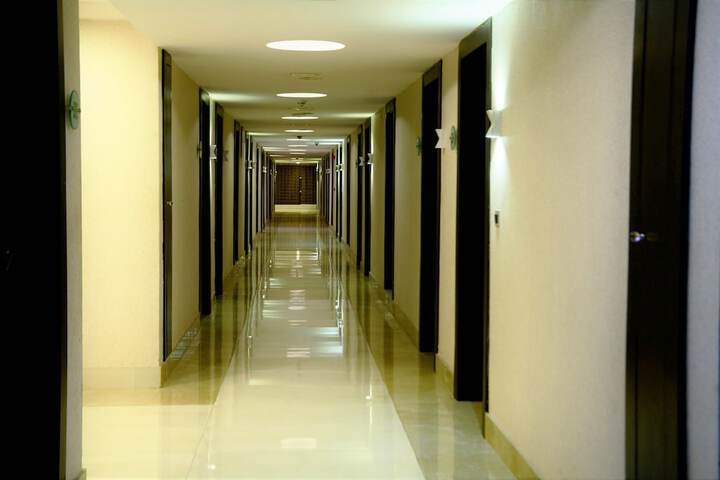 Ballroom/Hall 51 of 71