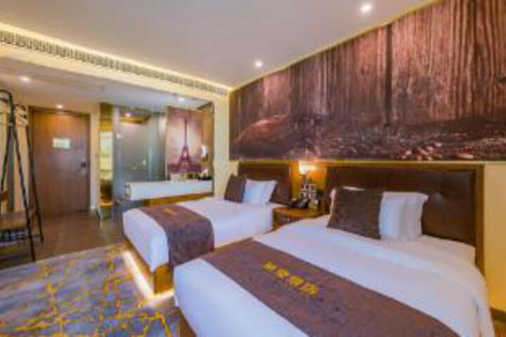 Room 21 of 23
