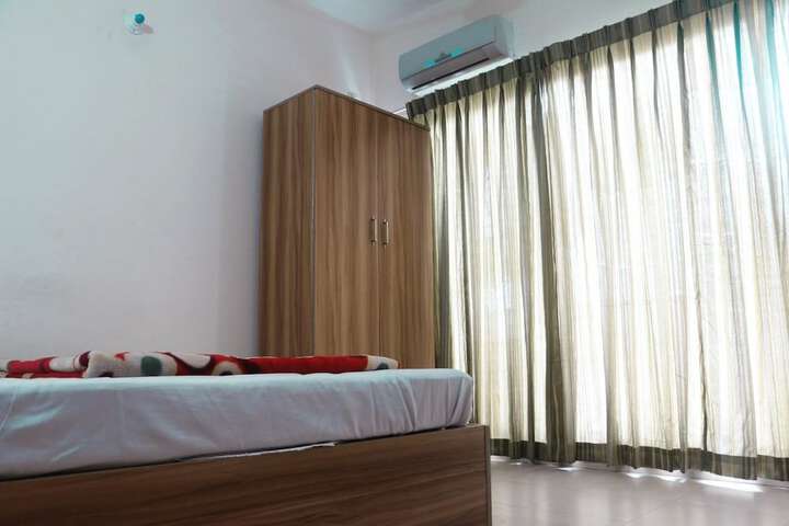 Room 10 of 23