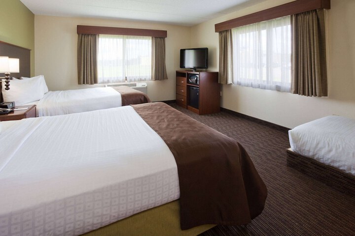 1 Queen Bed Mobility Accessible (6 of 12)