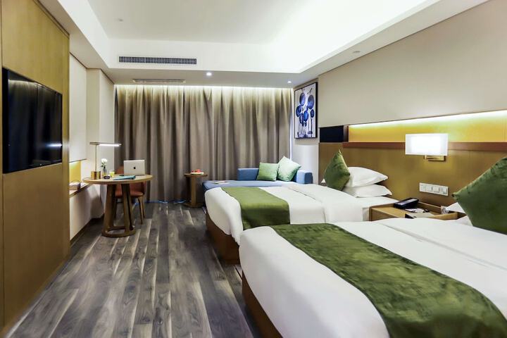 Room 19 of 38