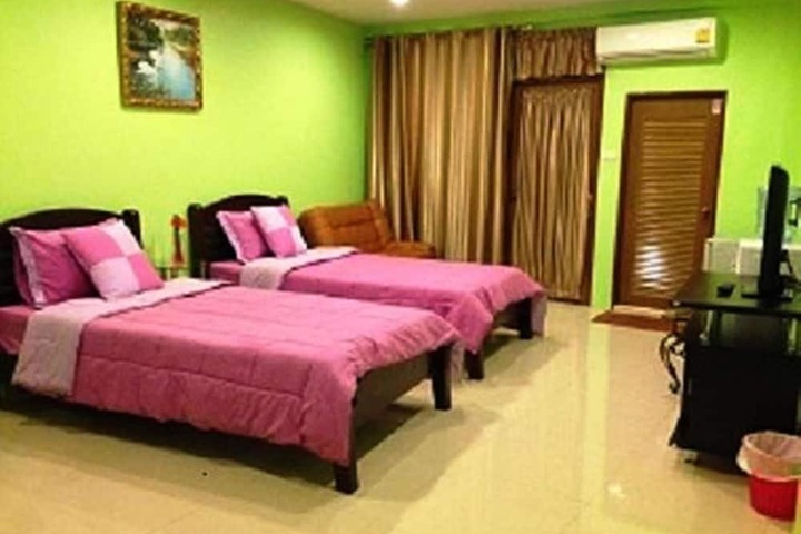 Room 13 of 24
