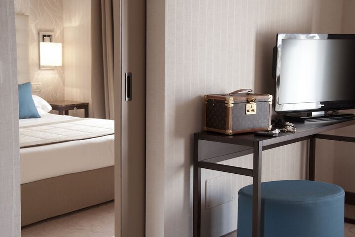 Room 6 of 62