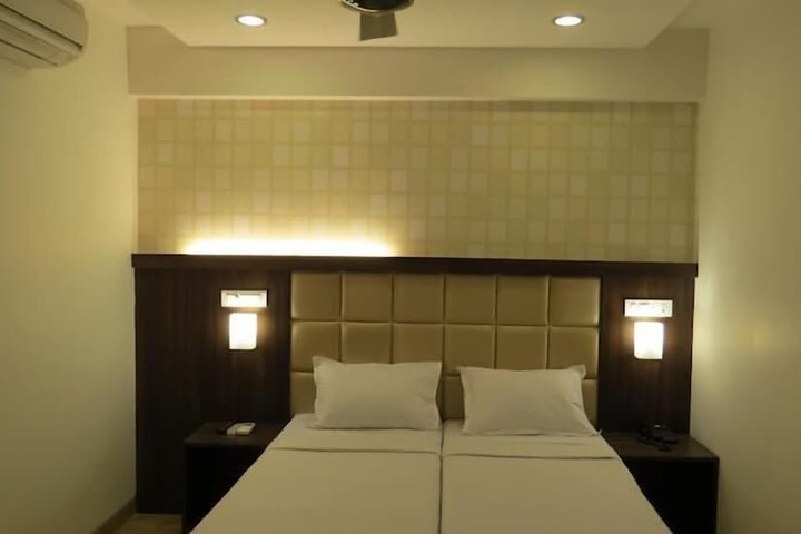 Room 5 of 25