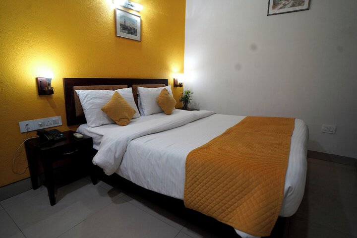 Room 53 of 111
