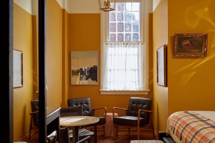 Room 16 of 30