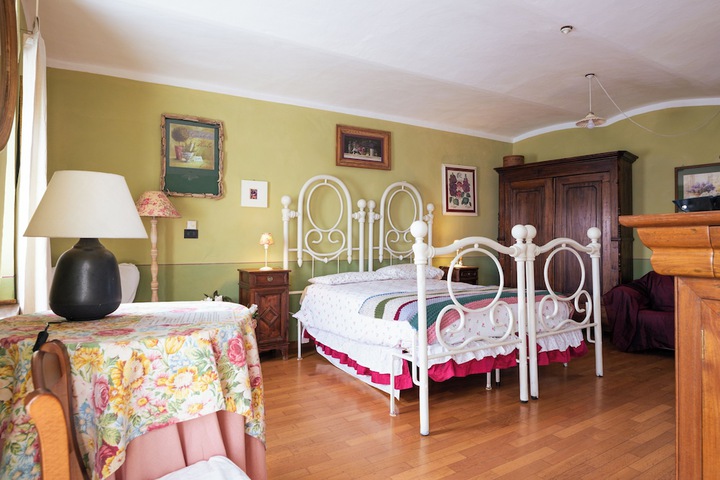 Room 9 of 36