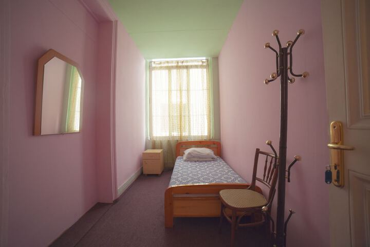Room 4 of 11
