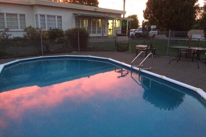 Pool 21 of 27