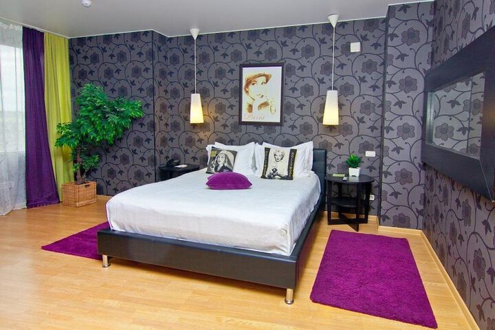 Room 26 of 85