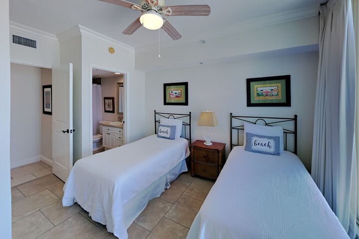 Room 3 of 86