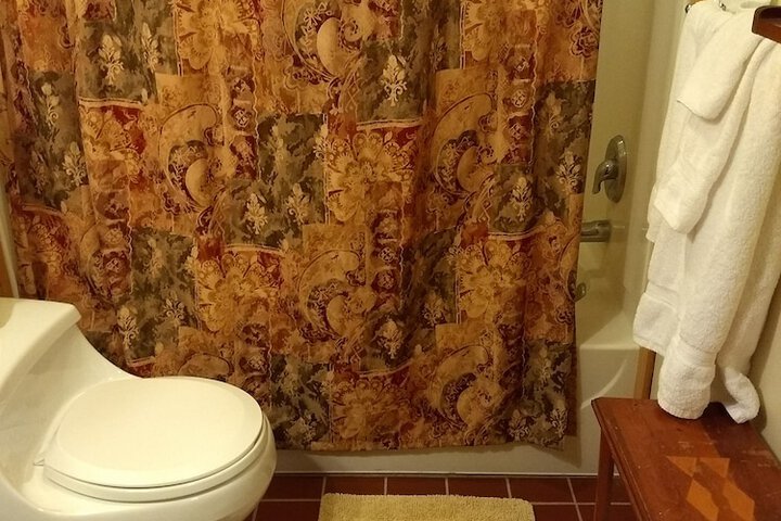 Room 13 of 36