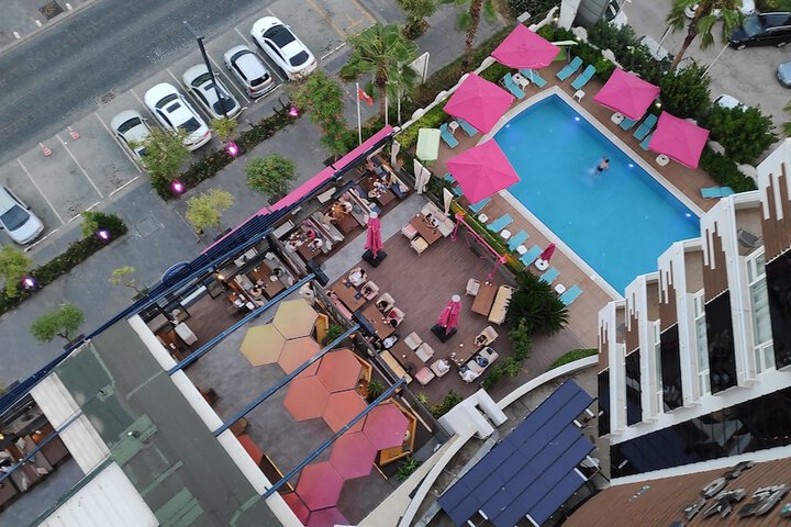 Pools & Facilities