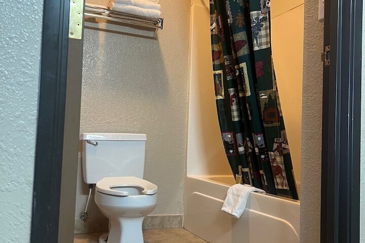 Room 30 of 48