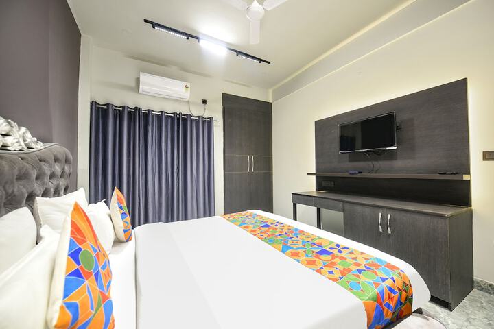 Room 11 of 23
