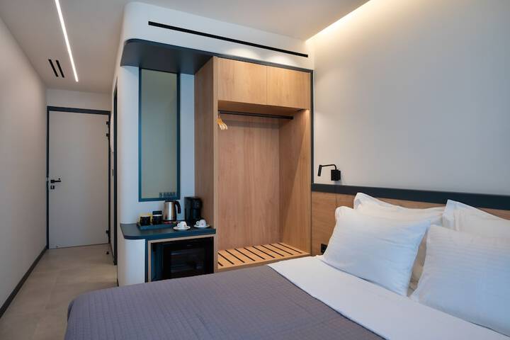 Room 25 of 57