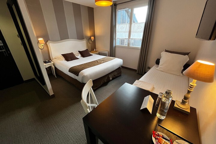Room 25 of 59