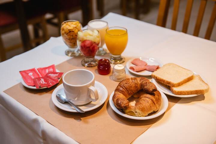 Breakfast/Coffee Service 38 of 46