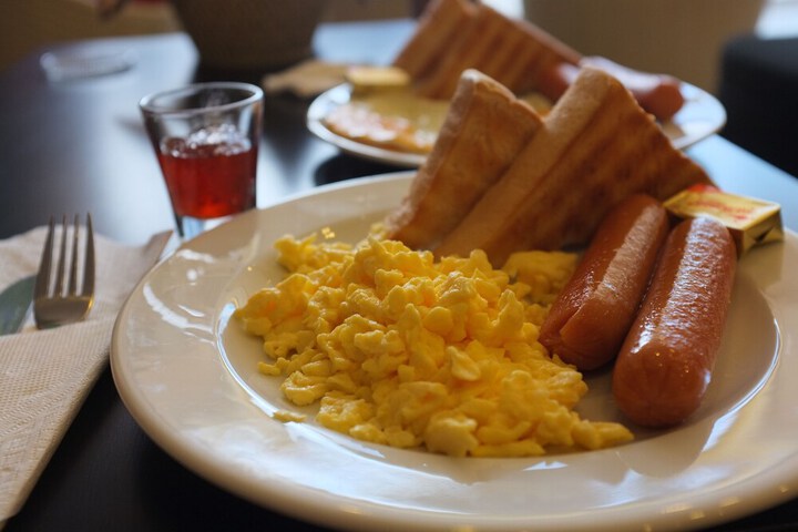 Breakfast/Coffee Service 25 of 47