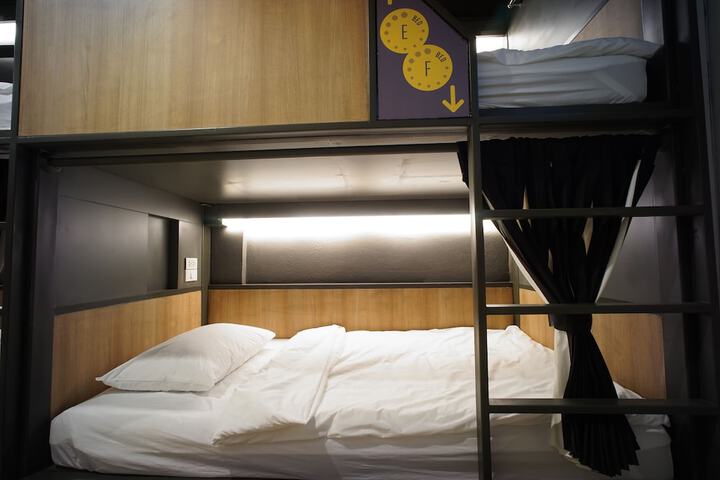 Room 9 of 47
