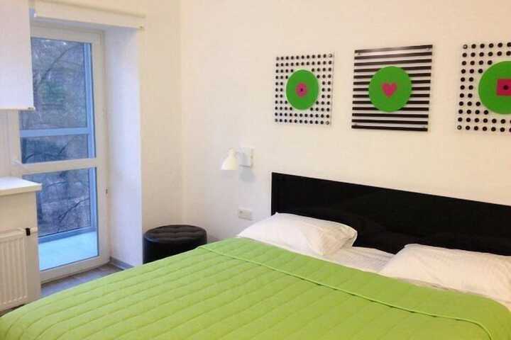 Room 7 of 63