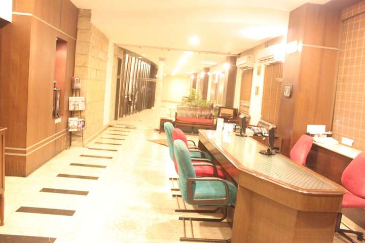 Entrance & Lobby
