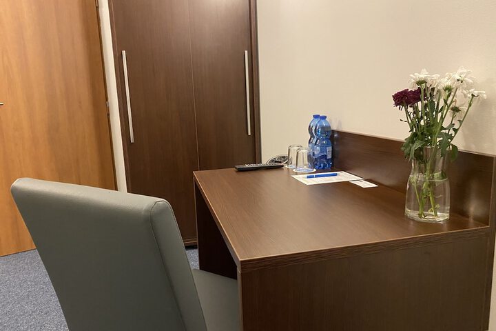 Room 35 of 60
