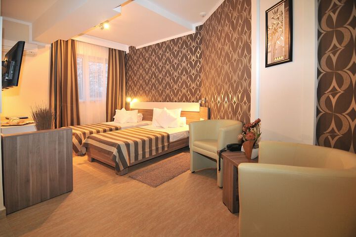 Room 3 of 44