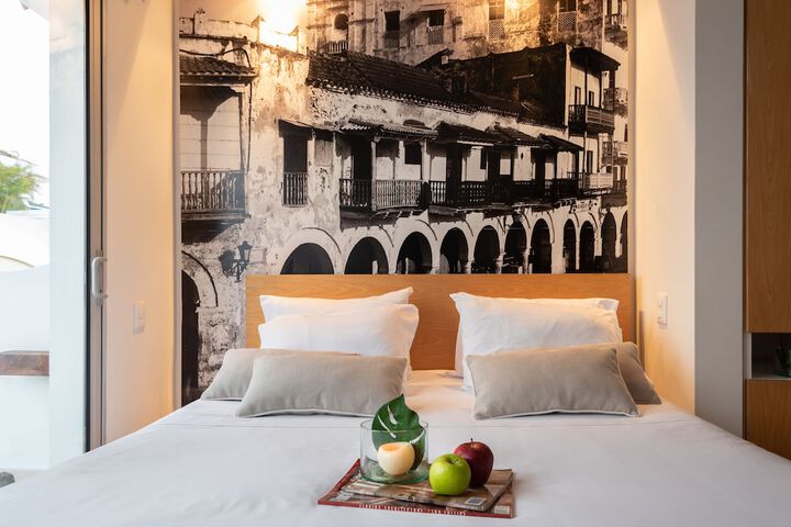 Room 10 of 42