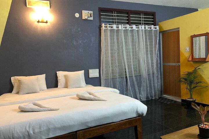 Room 13 of 49