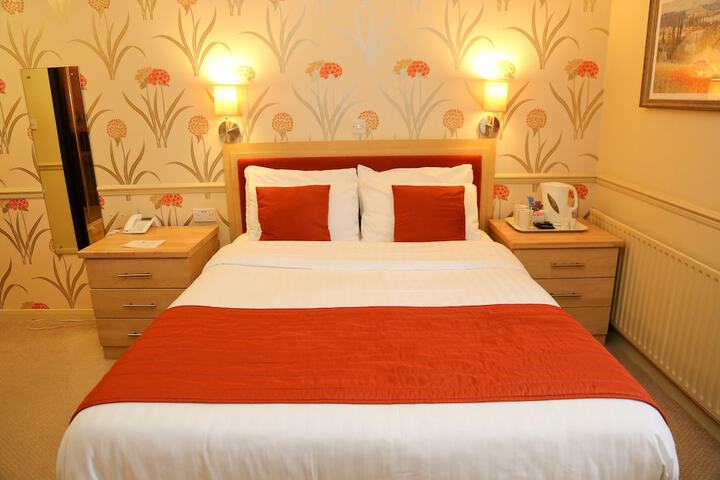 Room 33 of 73