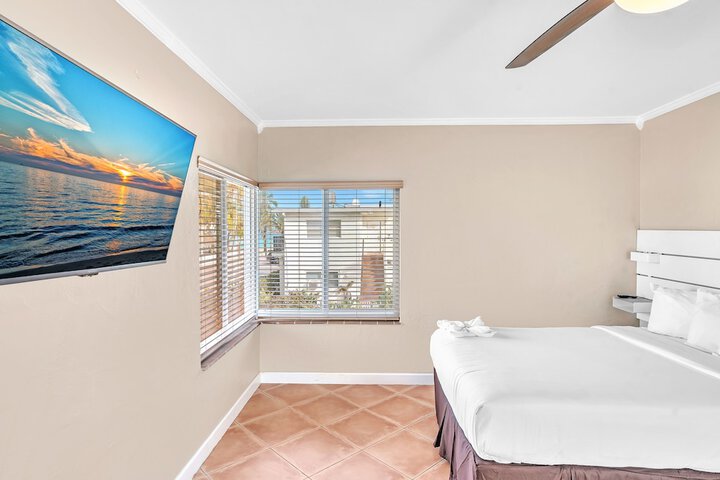 Room 14 of 36