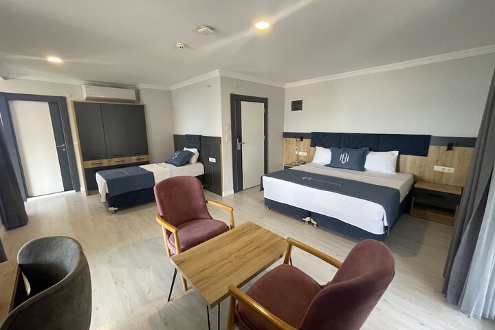 Room 15 of 90