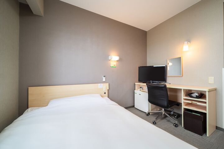 Room 13 of 24
