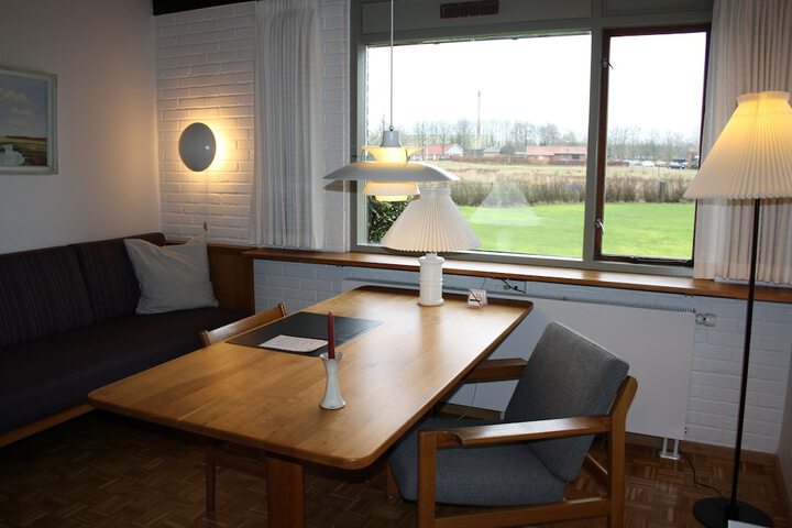 Room 2 of 68